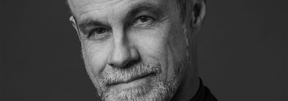 En Avant ! Épisode 4 – Carlos Moreno : «Le numérique, la vie urbaine et La Mêlée»